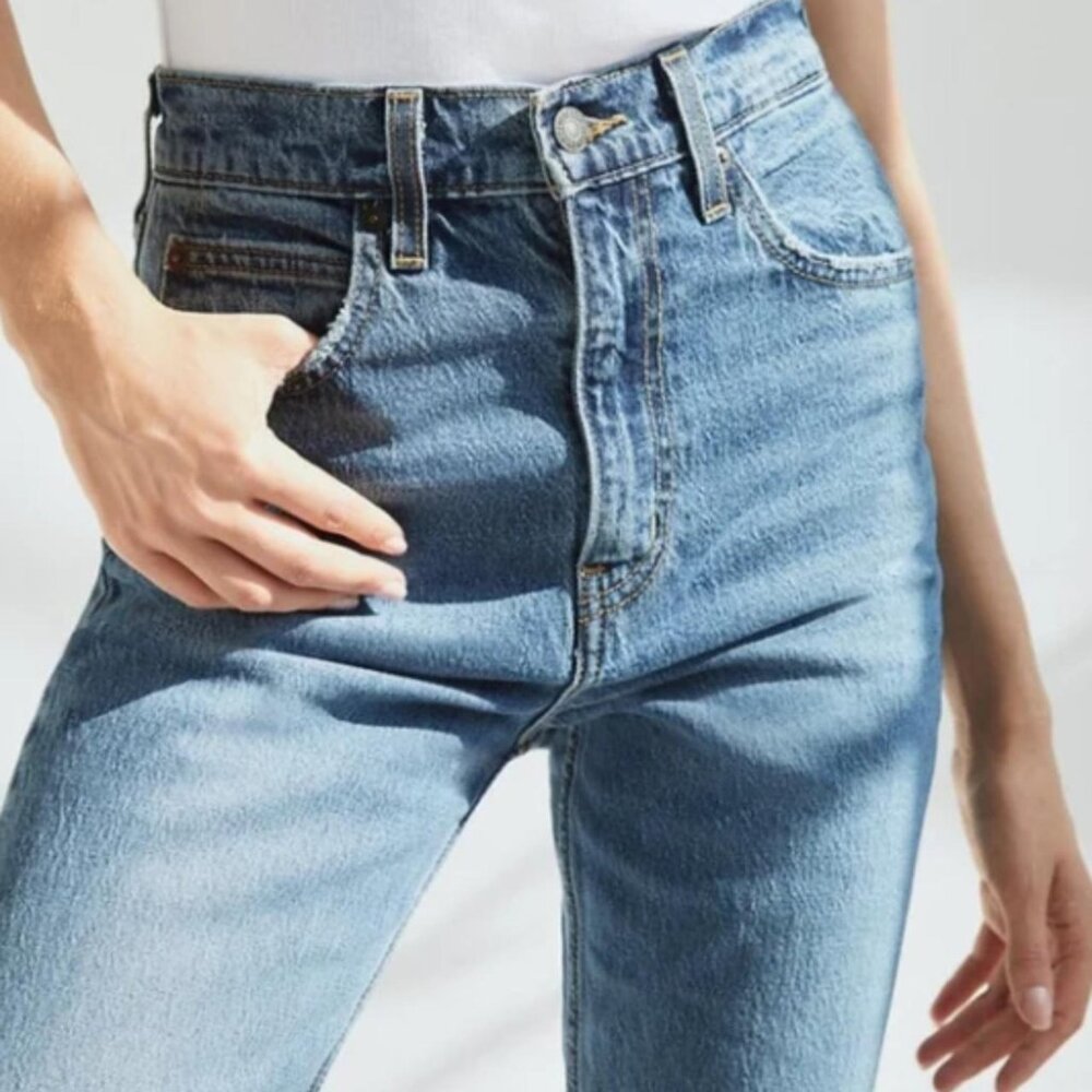 Levi's Women's Blue Jeans - Picture 3 of 6